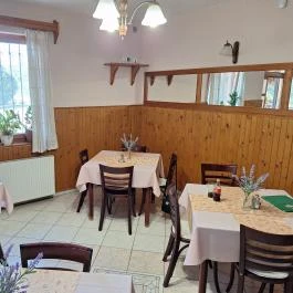 Kisvadász Vendéglő Boconád - Belső