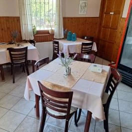 Kisvadász Vendéglő Boconád - Belső