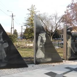 Kitelepítési emlékmű Hajós - Egyéb