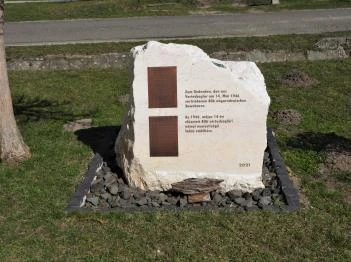 Kitelepítési emlékmű Vértesboglár