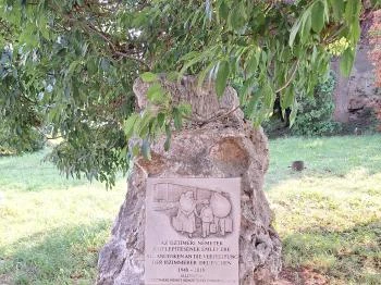 Kitelepítési emlékmű Isztimér