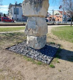 Kitelepített svábok emlékműve