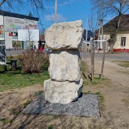 Kitelepített svábok emlékműve Budapest - Külső kép