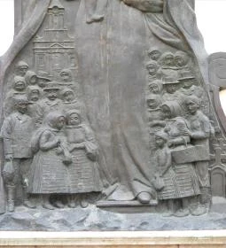 Kitelepítettek emlékműve