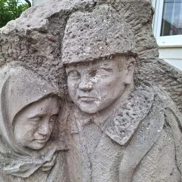 Kitelepítettek emlékműve Iklad - Egyéb