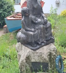 Kitelepítettek emlékműve