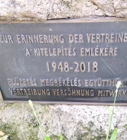 Kitelepítettek emlékműve