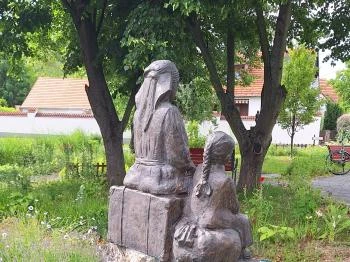 Kitelepítettek emlékműve Magyarpolány