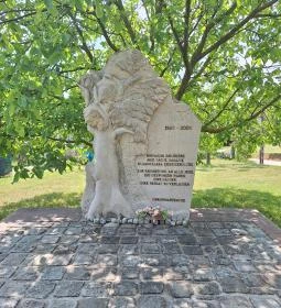 Kitelepítettek emlékműve