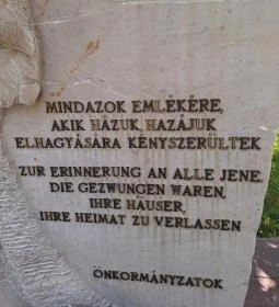 Kitelepítettek emlékműve
