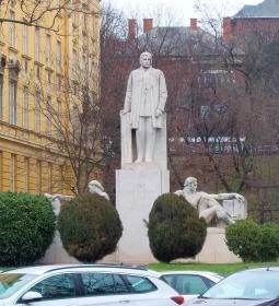 Klebelsberg Kunó-emlékmű