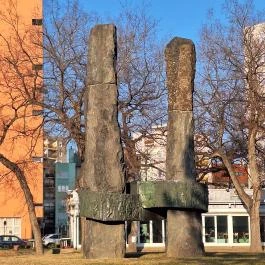 Kőbánya munkásainak szobra Budapest - Külső kép