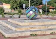 Kohézió - Nemzeti Összetartozás emlékmű Örkény