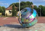 Kohézió - Nemzeti Összetartozás emlékmű Örkény