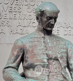 Kölcsey Ferenc szobra