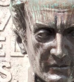 Kölcsey Ferenc szobra