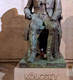 Kölcsey Ferenc szobra
