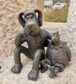 Kolodko: Anyám tyúkja miniszobor