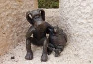 Kolodko: Anyám tyúkja miniszobor Vác