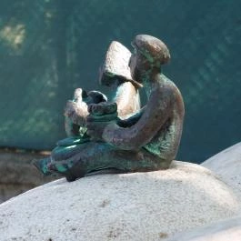 Kolodko: Aranka néni & Béla bácsi miniszobor, Budapest - Belső