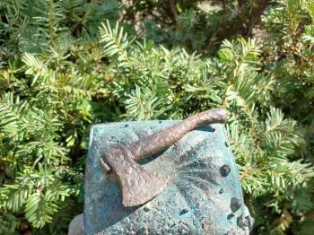 Kolodko: A balta miniszobor Budapest