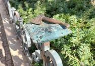 Kolodko: A balta miniszobor Budapest