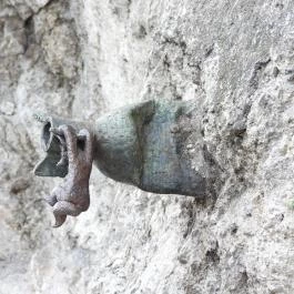 Kolodko: Bombán csüngő Vuk miniszobor, Budapest - Egyéb