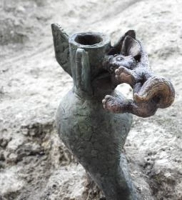 Kolodko: Bombán csüngő Vuk miniszobor