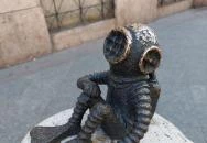 Kolodko: Búvár és a kulcs miniszobor Budapest