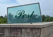 Kolodko: Chuck Norris miniszobor Budapest