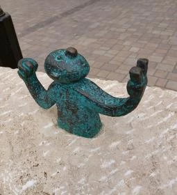 2. legjobb látnivaló: Kolodko: Csúzli miniszobor