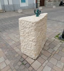 Kolodko: Csúzli miniszobor