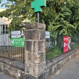 Kolodko: Dr. Bubó és a gyógyuló nyúl miniszobor Budapest - Külső kép