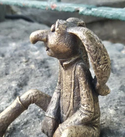 Kolodko: Dr. Bubó és a gyógyuló nyúl miniszobor