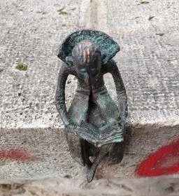 Kolodko: Drakula miniszobor