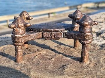 Kolodko: Dróntámadás miniszobor, Budapest Budapest