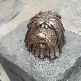 Kolodko: Egyszer volt Budán kutyavásár miniszobor Budapest - Külső kép