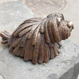 Kolodko: Egyszer volt Budán kutyavásár miniszobor Budapest - Egyéb