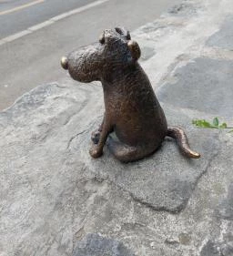 Kolodko: Egyszer volt Budán kutyavásár miniszobor