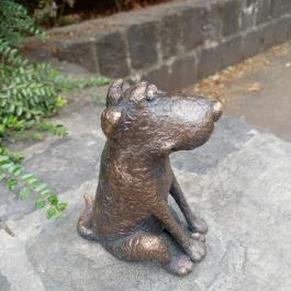 Kolodko: Egyszer volt Budán kutyavásár miniszobor Budapest - Egyéb