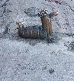 Kolodko: Főkukac miniszobor