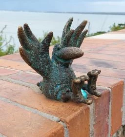 Kolodko: Gombóc Artúr miniszobor