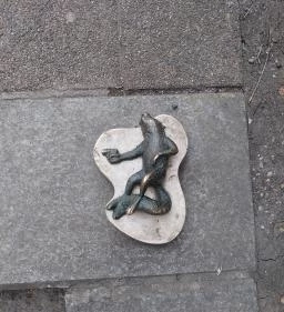 Kolodko: Halott mókus miniszobor