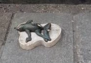 Kolodko: Halott mókus miniszobor Budapest