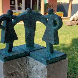 Kolodko: Hármas csárdás miniszobor, Geszteréd - Egyéb