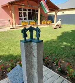 Kolodko: Hármas csárdás miniszobor