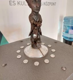 Kolodko: Harry Houdini miniszobor