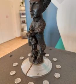 Kolodko: Harry Houdini miniszobor