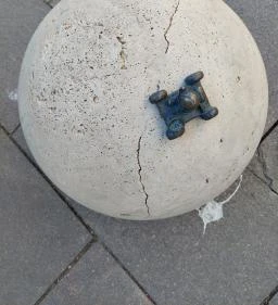 Kolodko: Holdjáró miniszobor