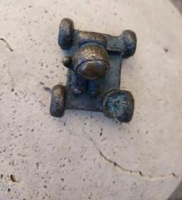 Kolodko: Holdjáró miniszobor